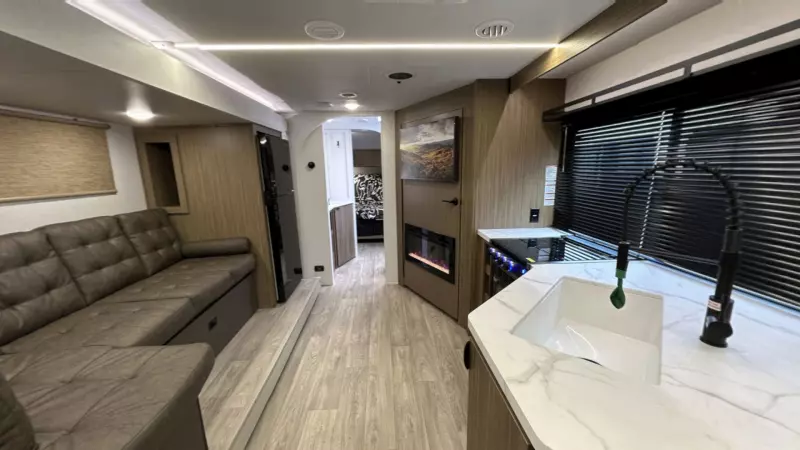 Cruise Lite Main Room