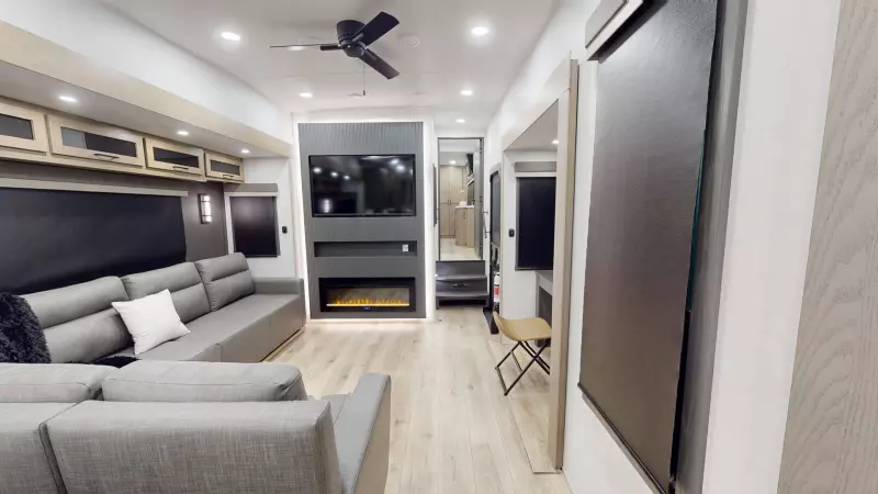 Rockwood Signature Fifth Wheels Main Room